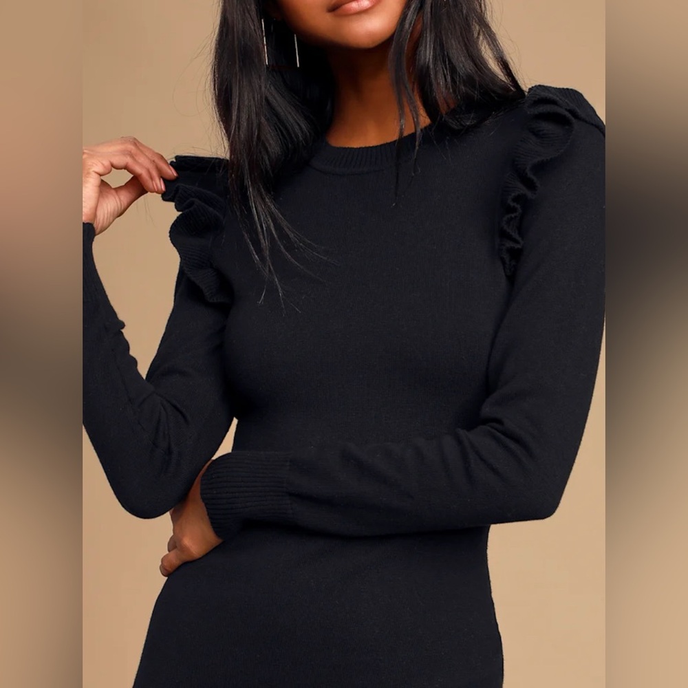 Stylus long‎ sleeve ruffle sweater. Black.